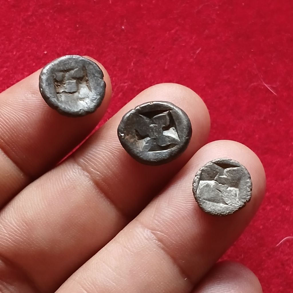 Koleksi Temuan Sungai 3 Biji Koin Perak KUNO era Majapahit