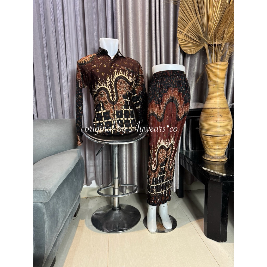Aywears/ Batik Couple / Kemeja batik seragaman Shaka mahogany/ Batik lengan panjang seragaman Dan Ro