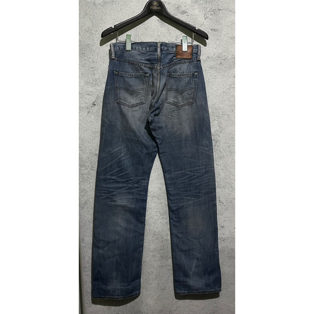 Lev** 501 celana panjang ripped jeans