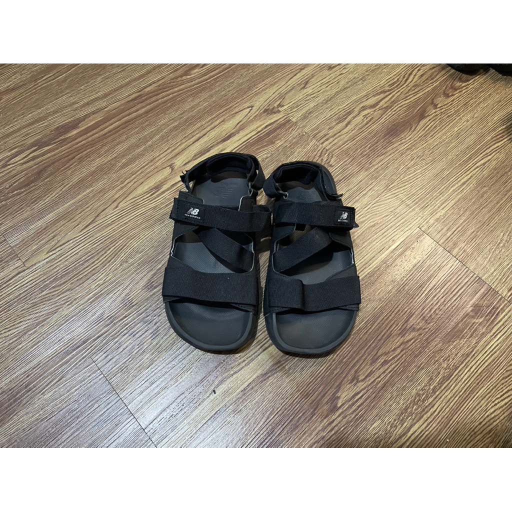 Sendal New Balance size 41