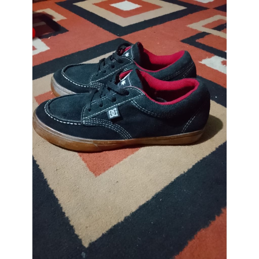 sepatu second size 38