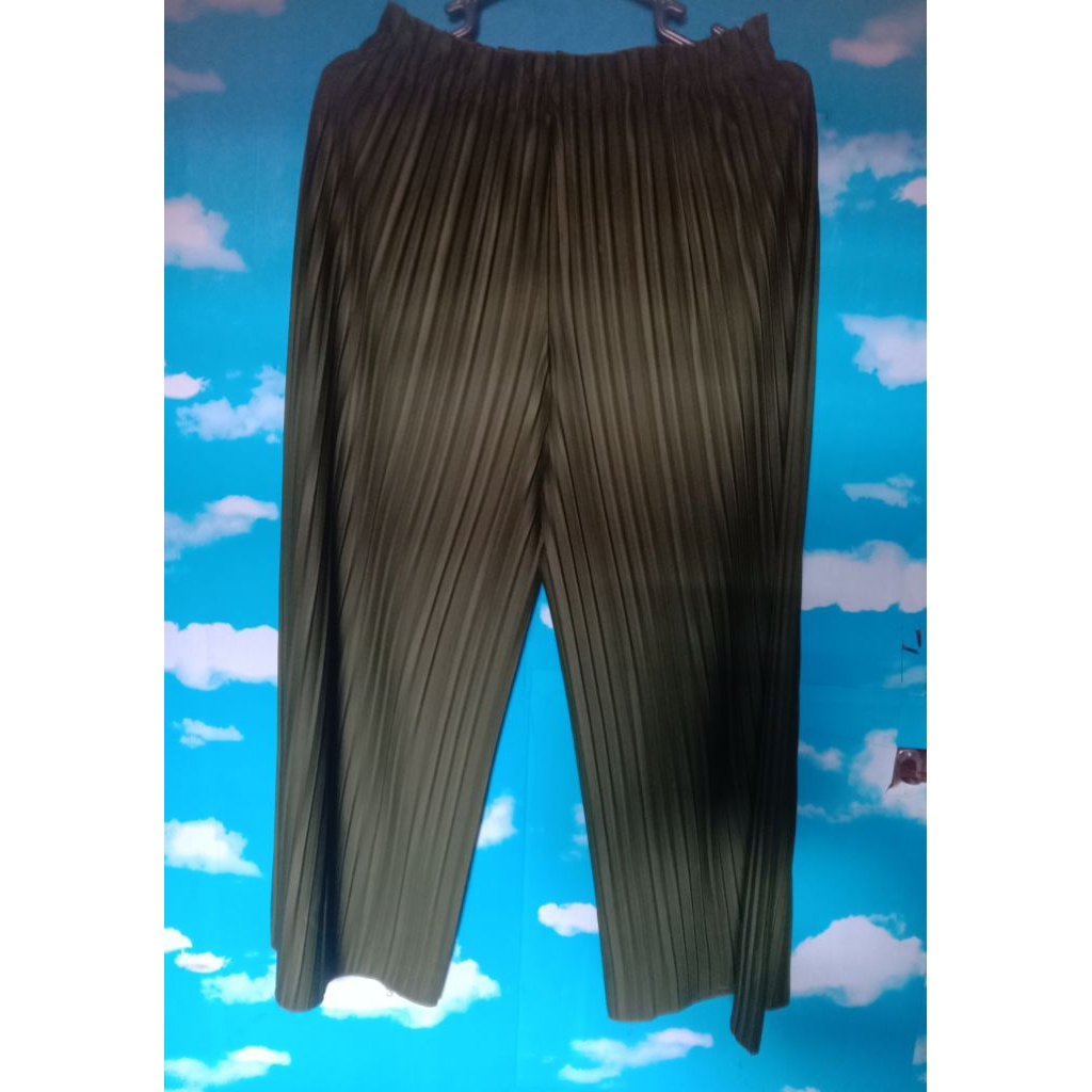 Pl celana plisket army