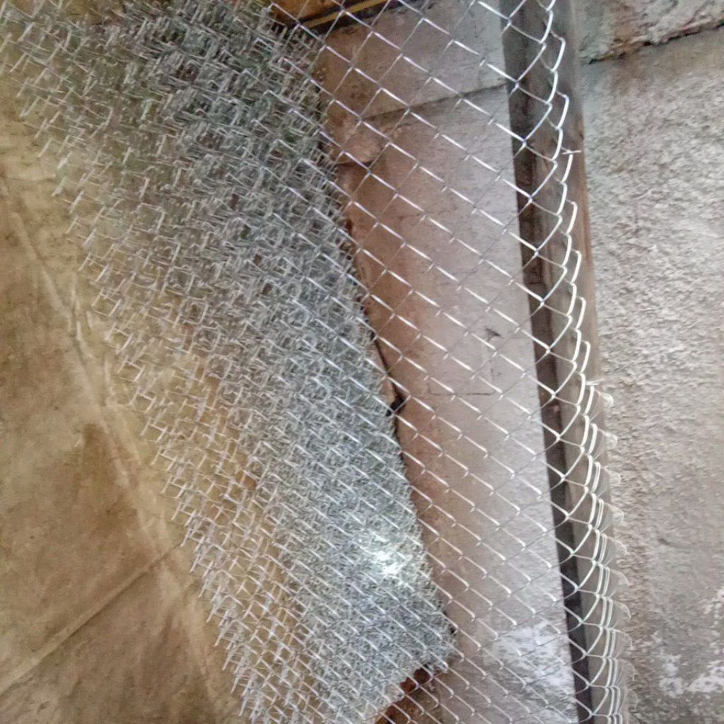 kawat harmonika tinggi 1m²