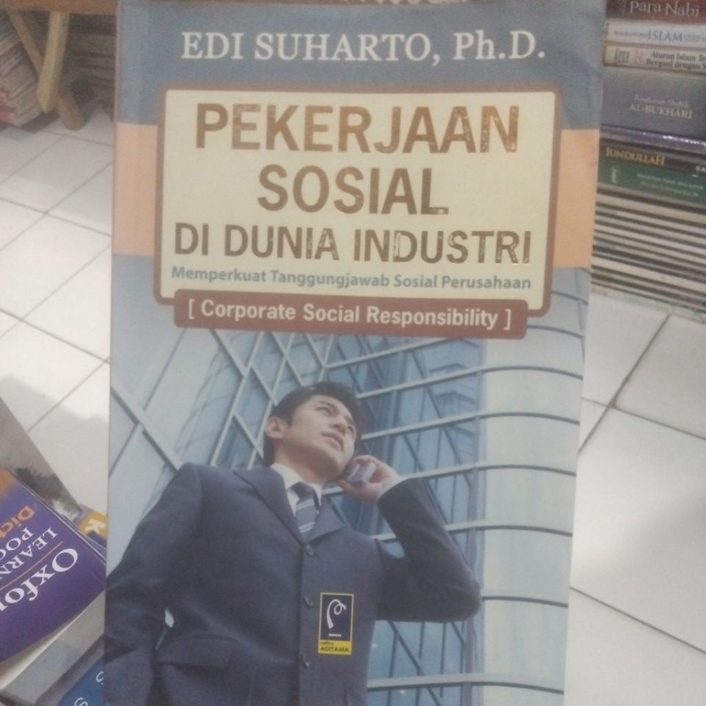 BUKU BEKAS PEKERJAAN SOSIAL DI DUNIA INDUSTRI