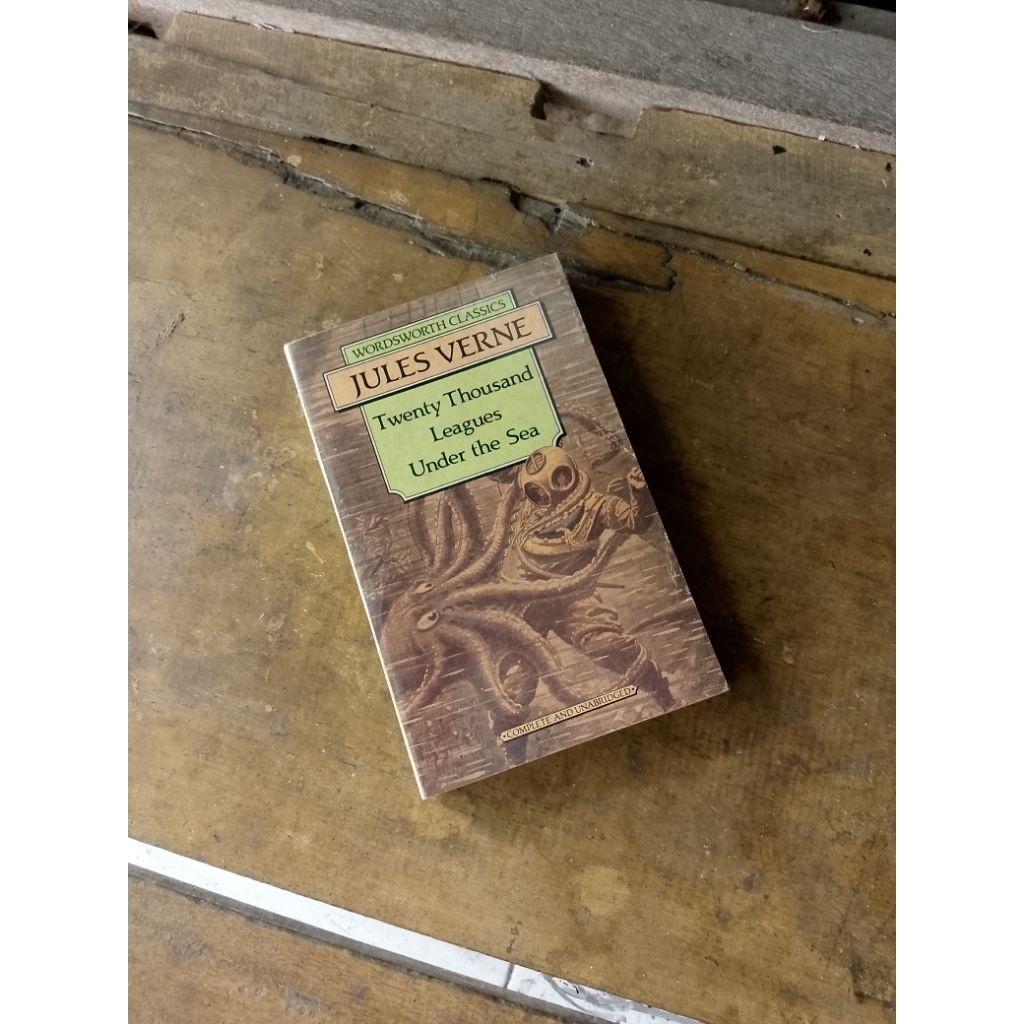Buku Novel Import Twenty Thousand Leagues under the Sea - Jules Verne