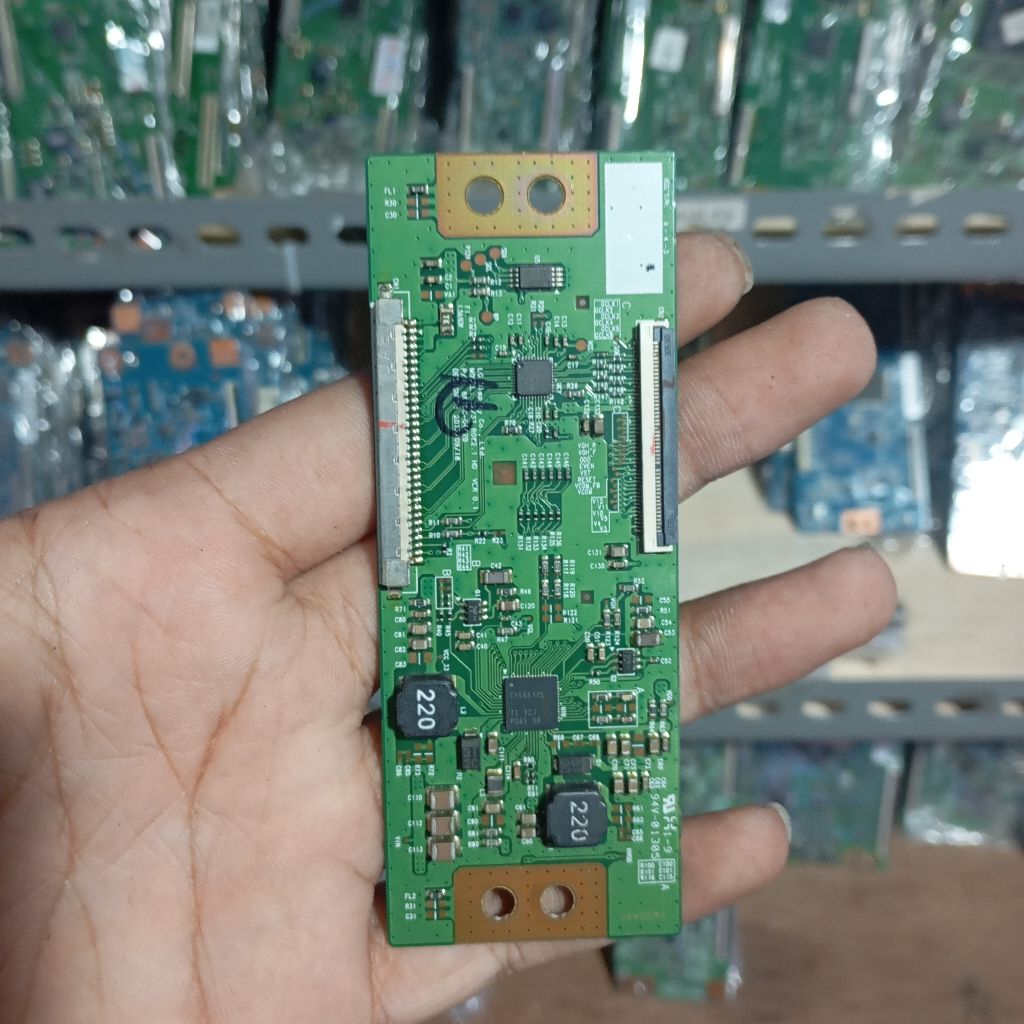 TIKON TV KONKA 32" ORIGINAL