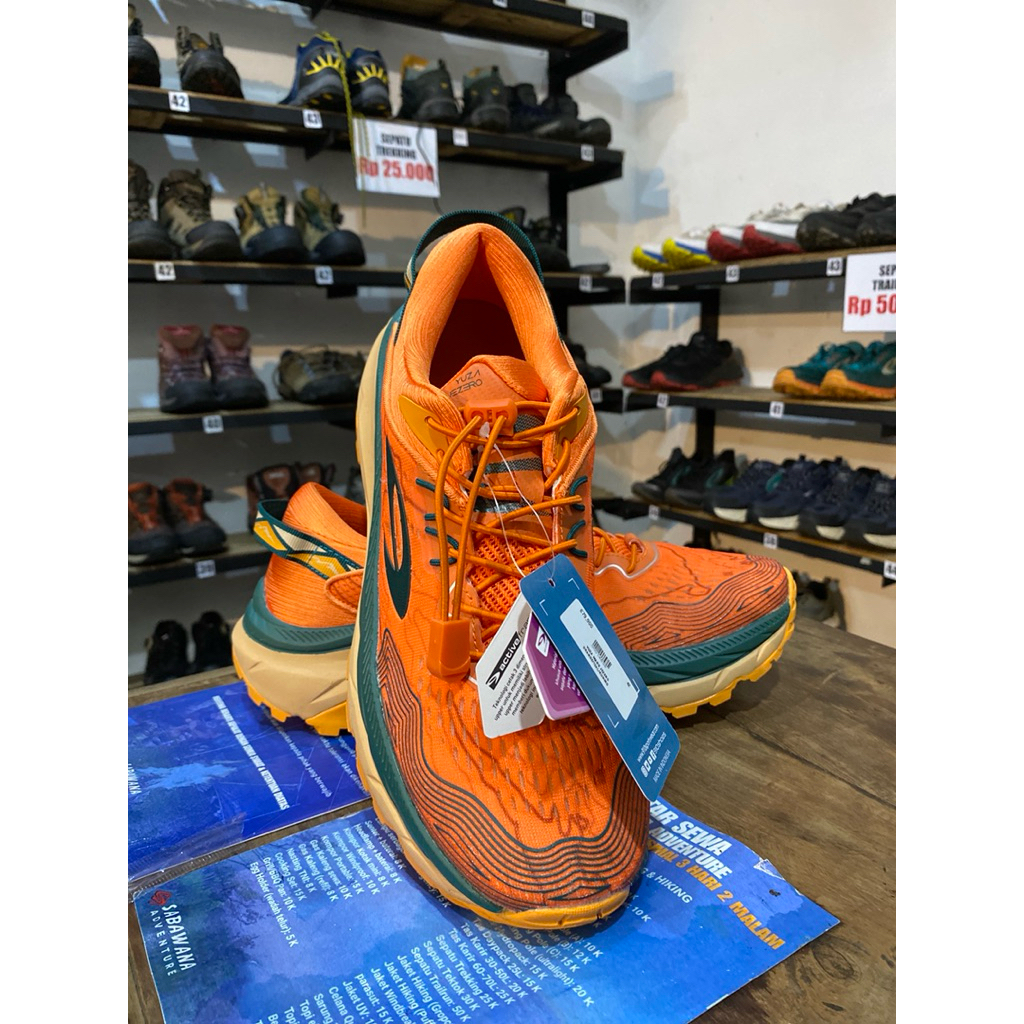 Sepatu Nineteen Mars Jezero