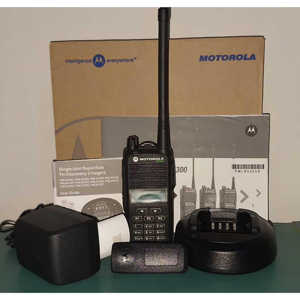 HT MOTOROLA CP 1660 VHF 136-174 Mhz second 97% like NEW