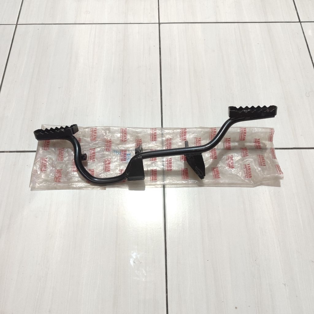 besi barstep footstep foot step footrest foot rest depan yamaha YT115 YT 115 YT-115 original