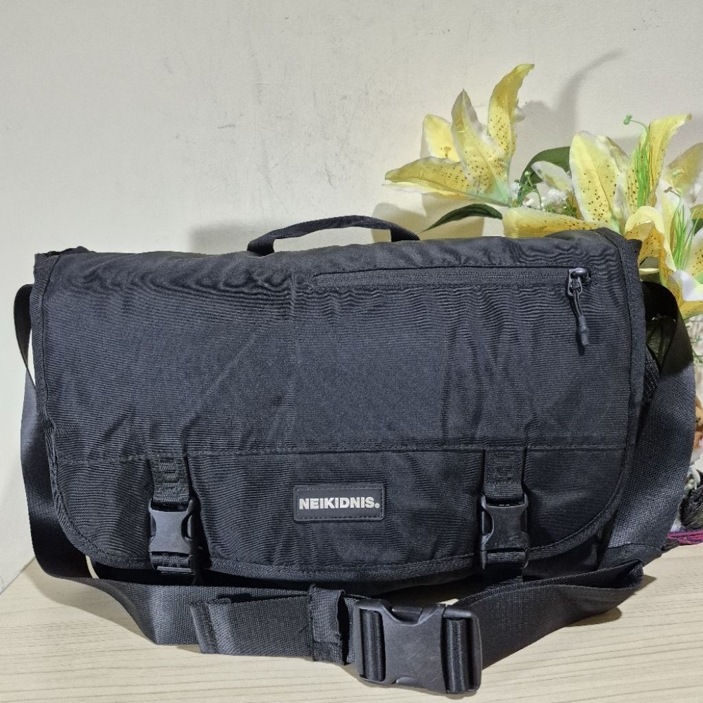 Tas Messenger bag Pria Neikidnis Preloved