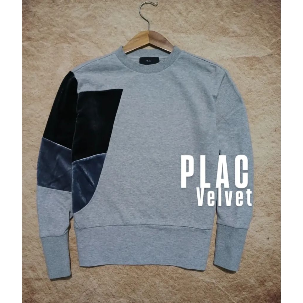 Crewneck keren PLAC velvet second/bekas/preloved
