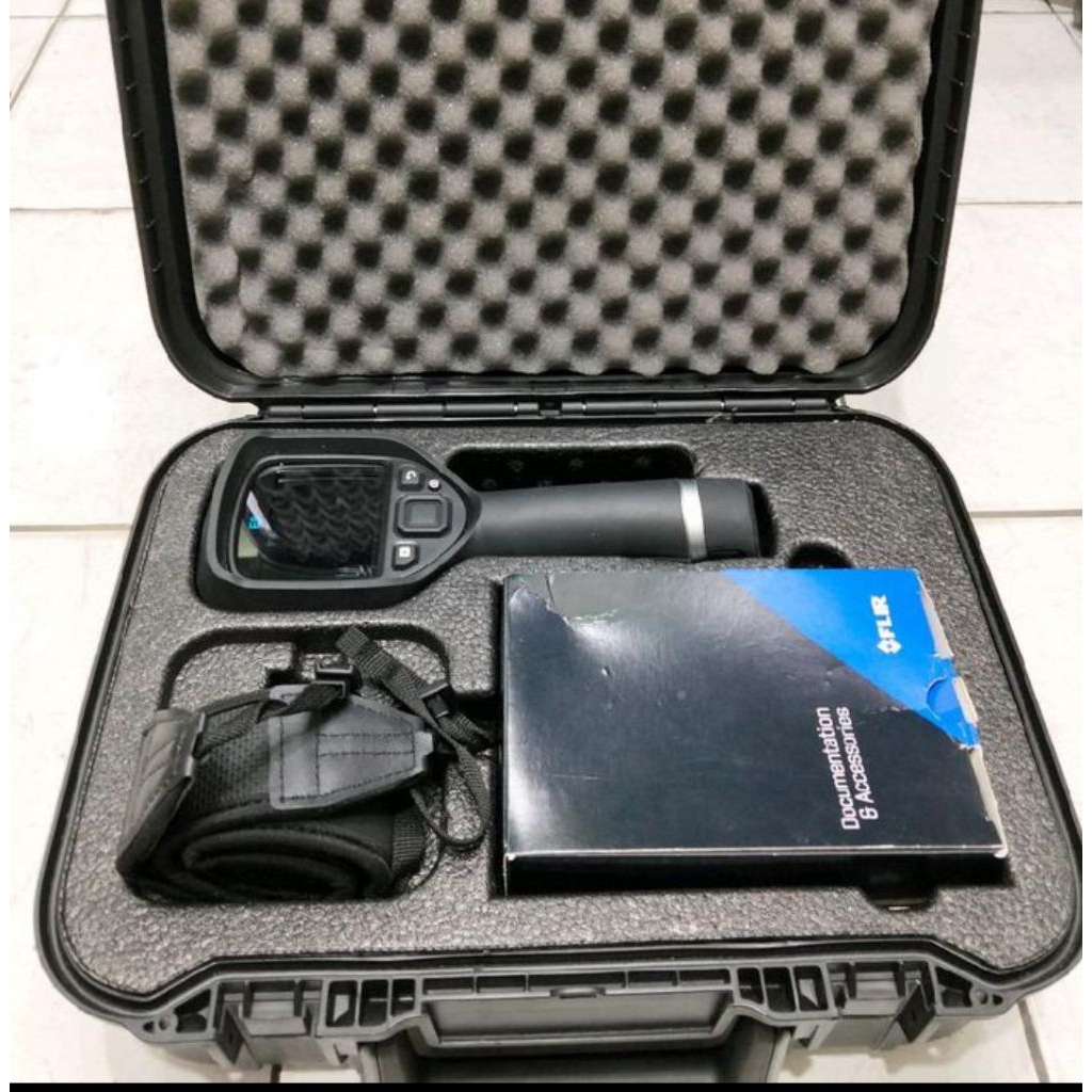 FLIR E5XT THERMAL IMAGING CAMERA