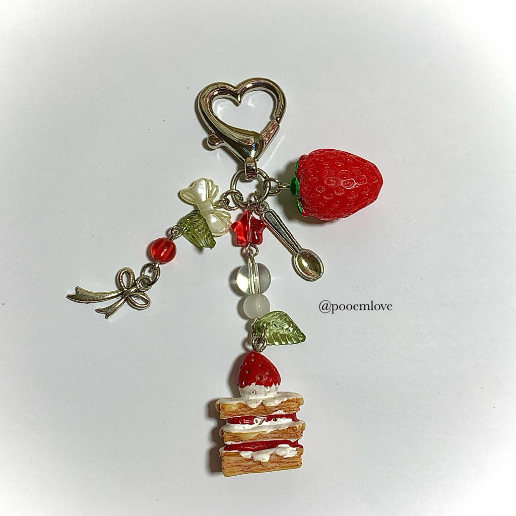 ‘strawberry shortcake’ desserts keychain gantungan kunci phonestrap manik manik beads accessories cu