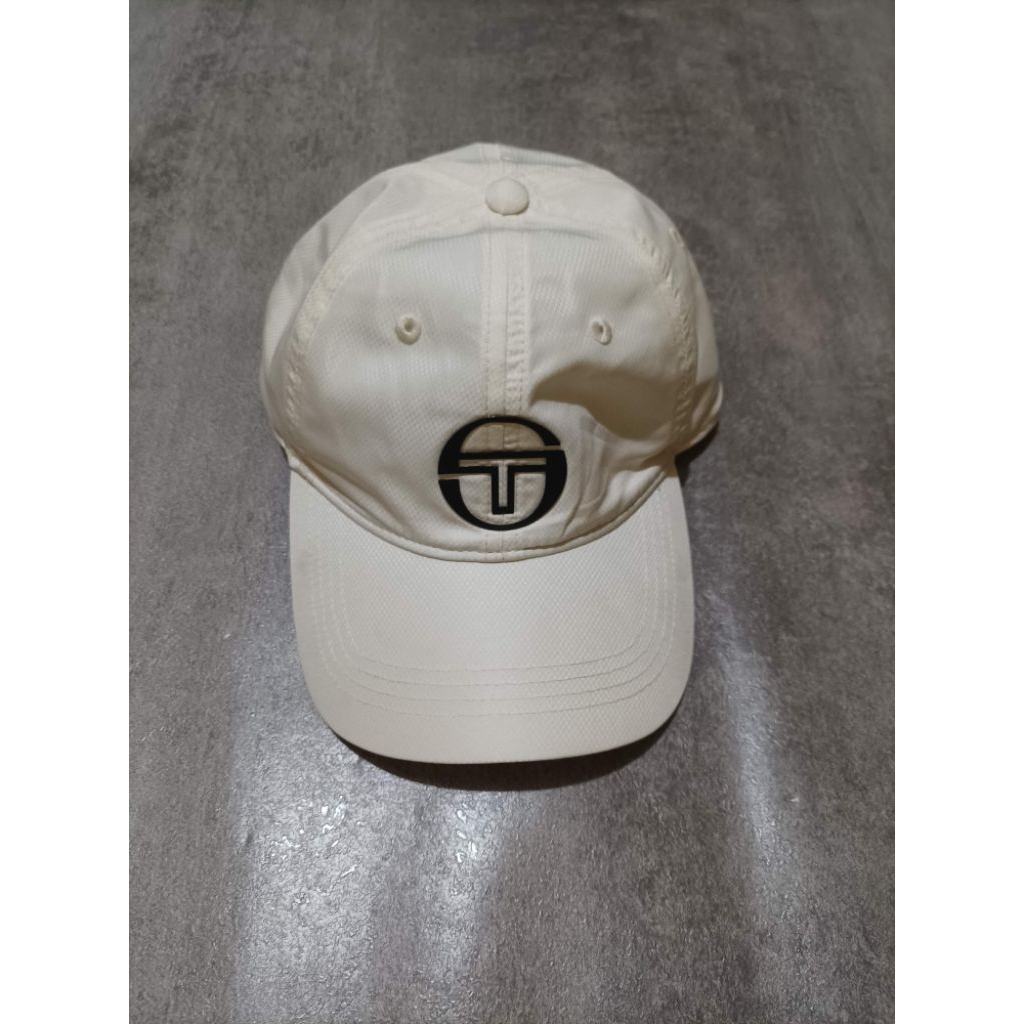 Topi Sergio Tacchini