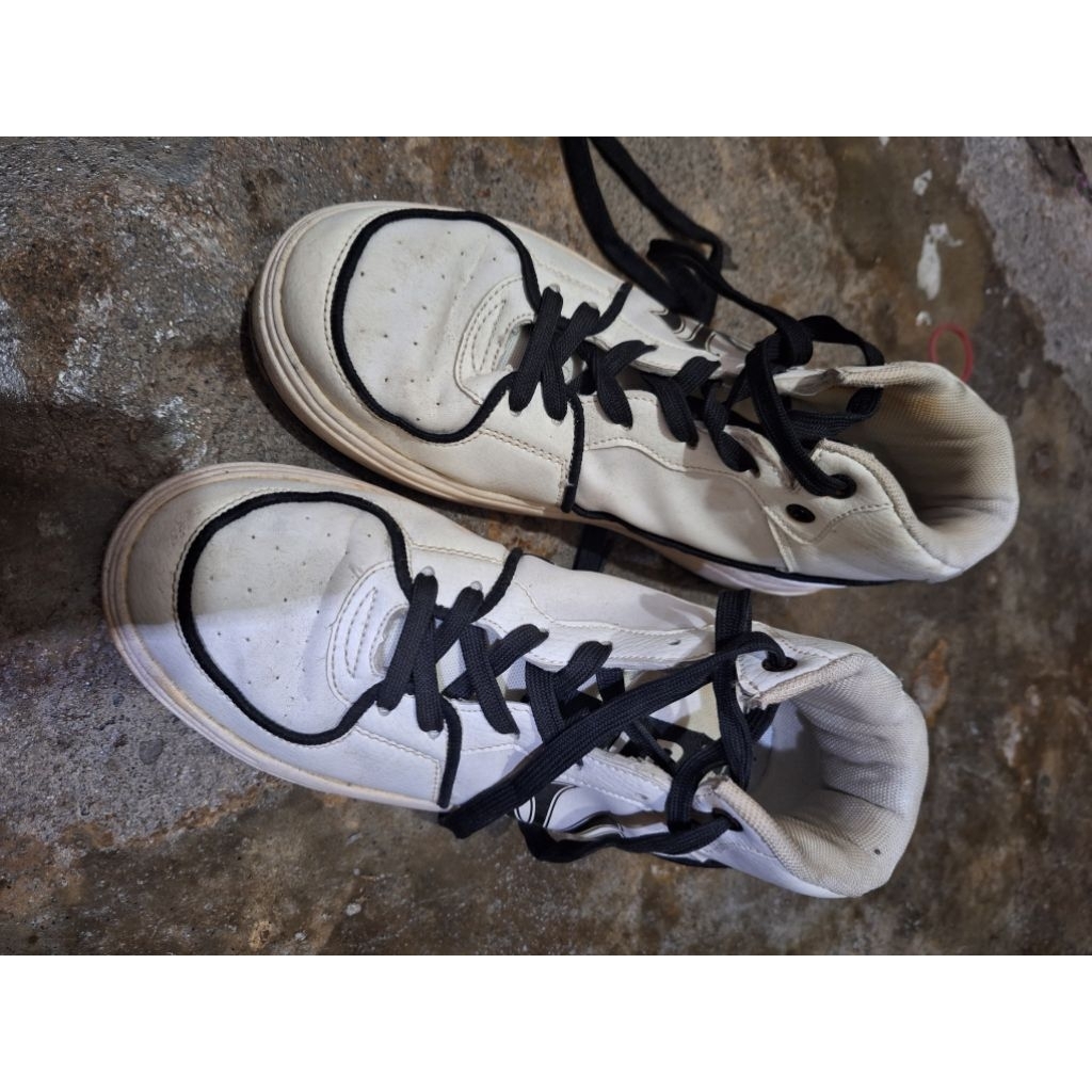 PRELOVED SEPATU WANITA SIZE 40