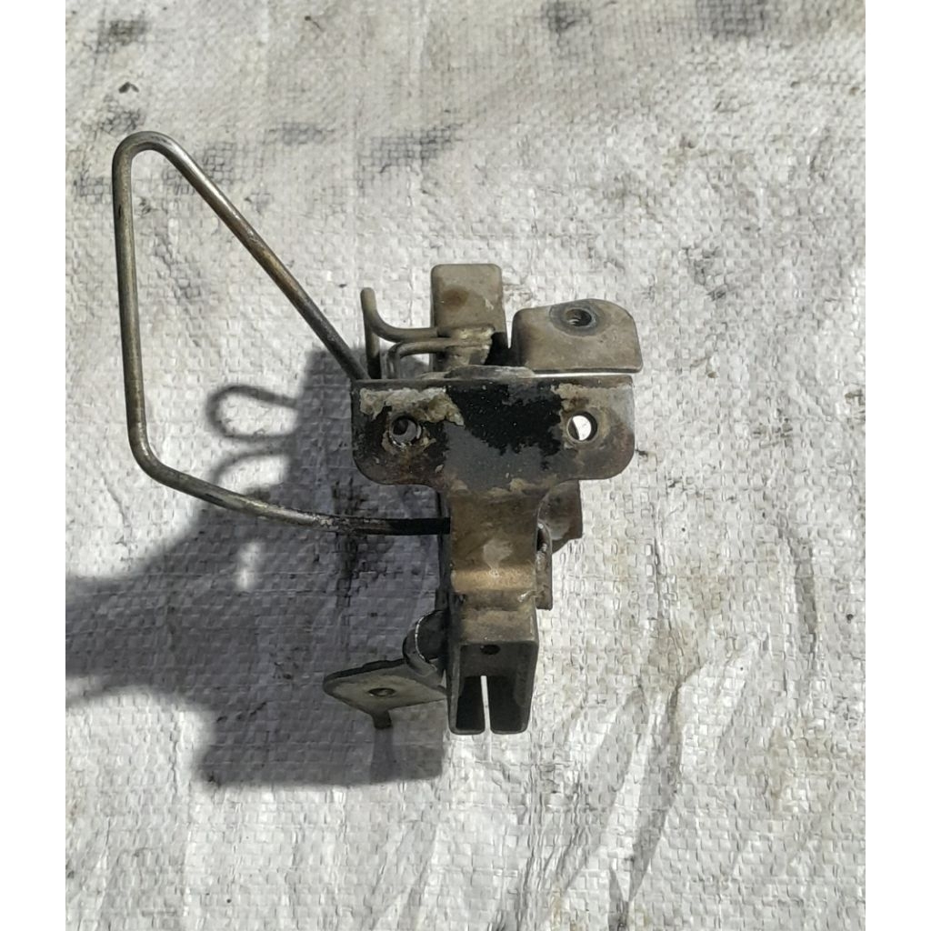 asli breket tameng body depan jupiter mx old ori second