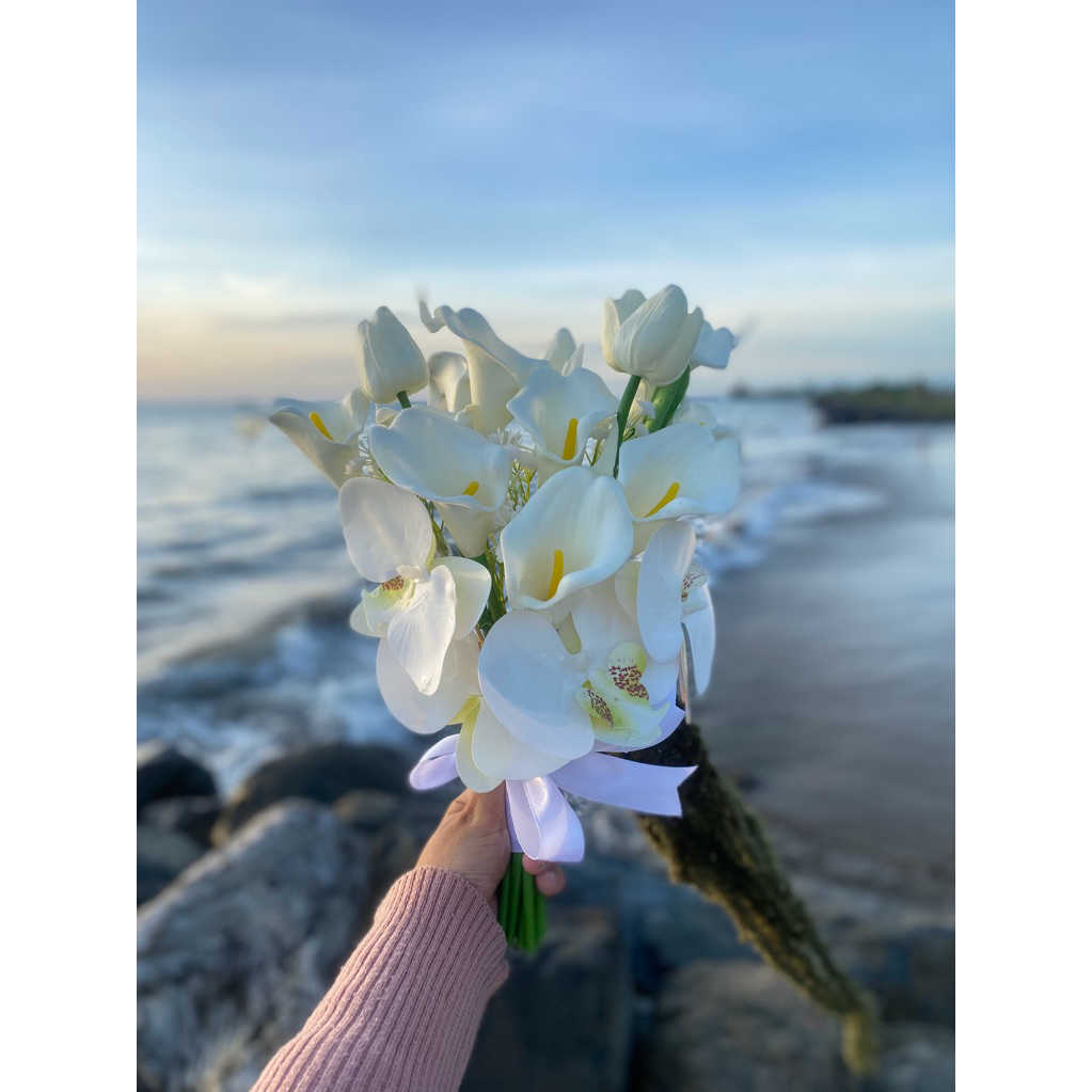 Hand Bouquet / Wedding Bouquet / Bunga Calla Lily / Artificial Flower / Bisa Request Warna