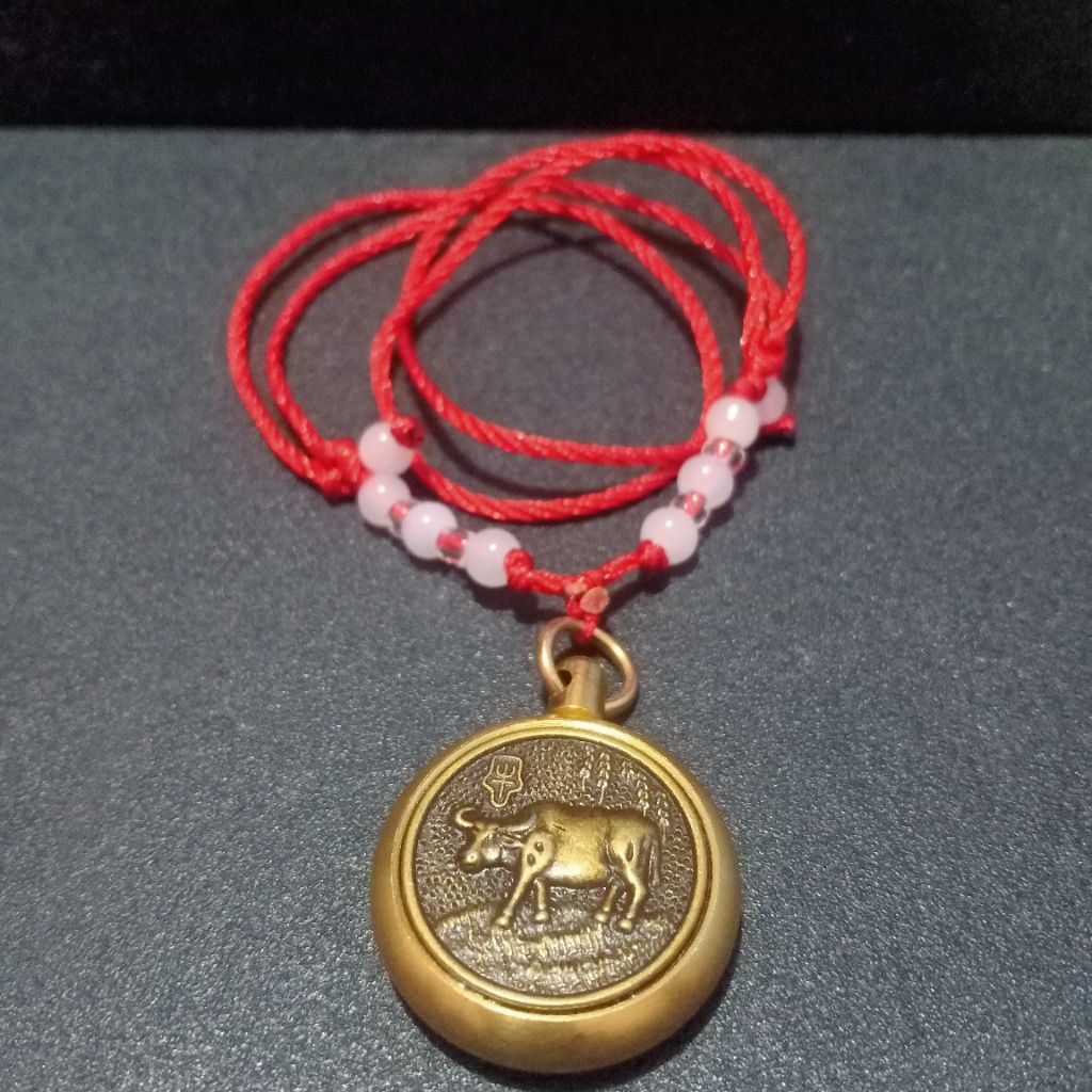 kalung tali merah shio sapi cow