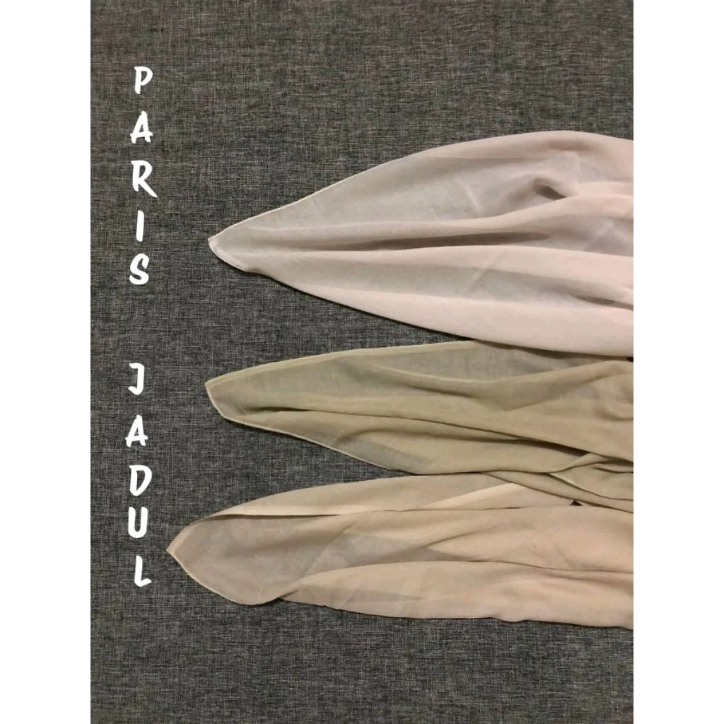 Daily Hijab Varisha Paris Jadul Kerudung Segi Empat Ukuran 110x110 Motif Polos