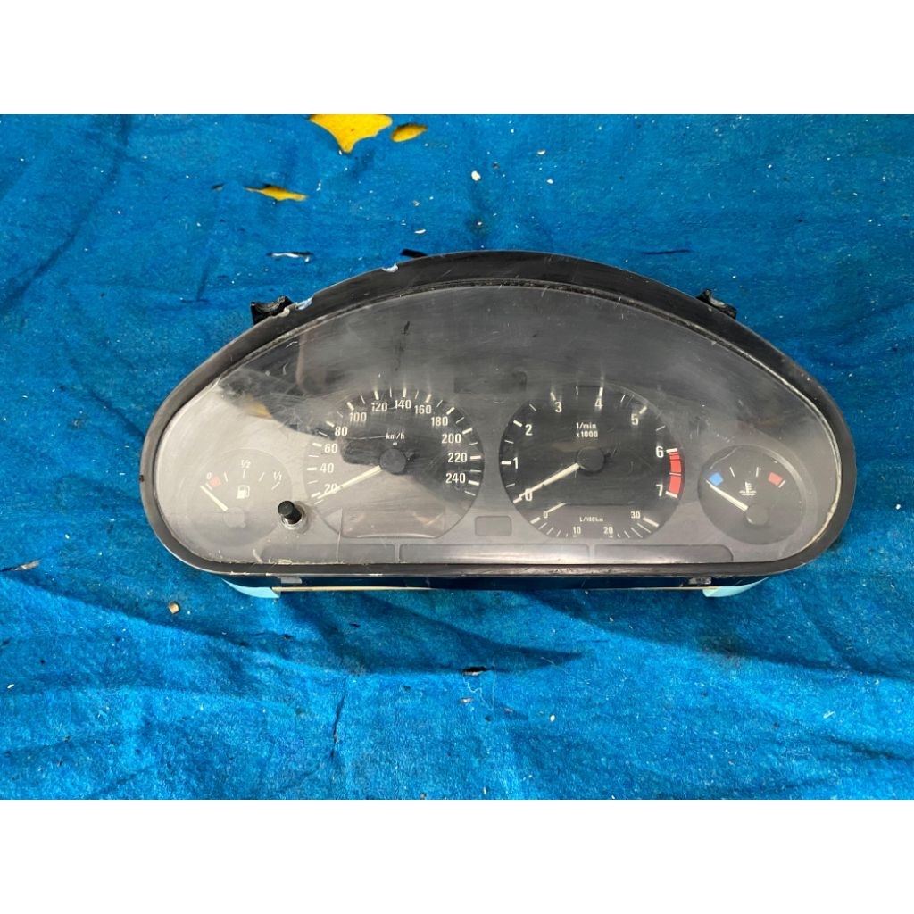 Speedometer kilometer odometer bmw e36 original