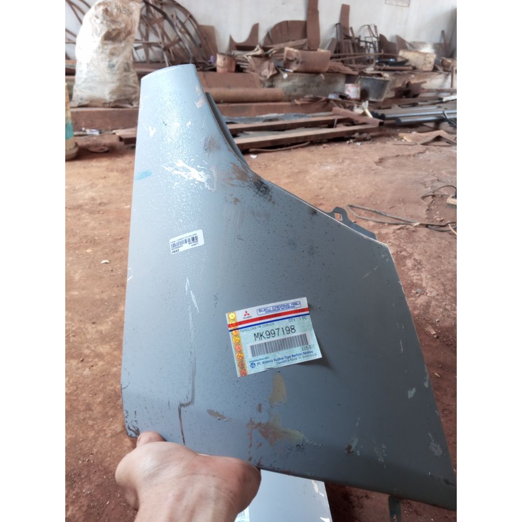 Panel pipi canter original Mitsubishi