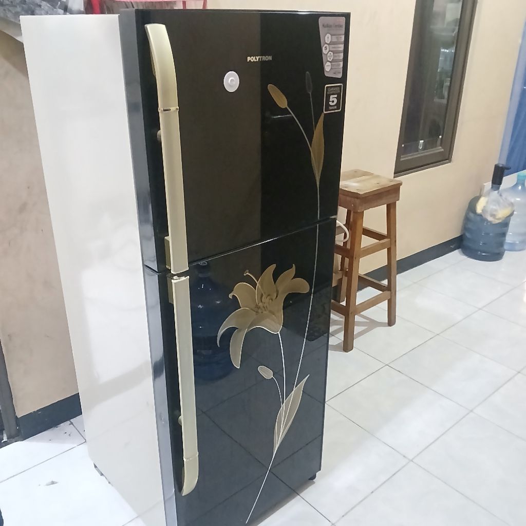 kulkas 2 pintu polytron