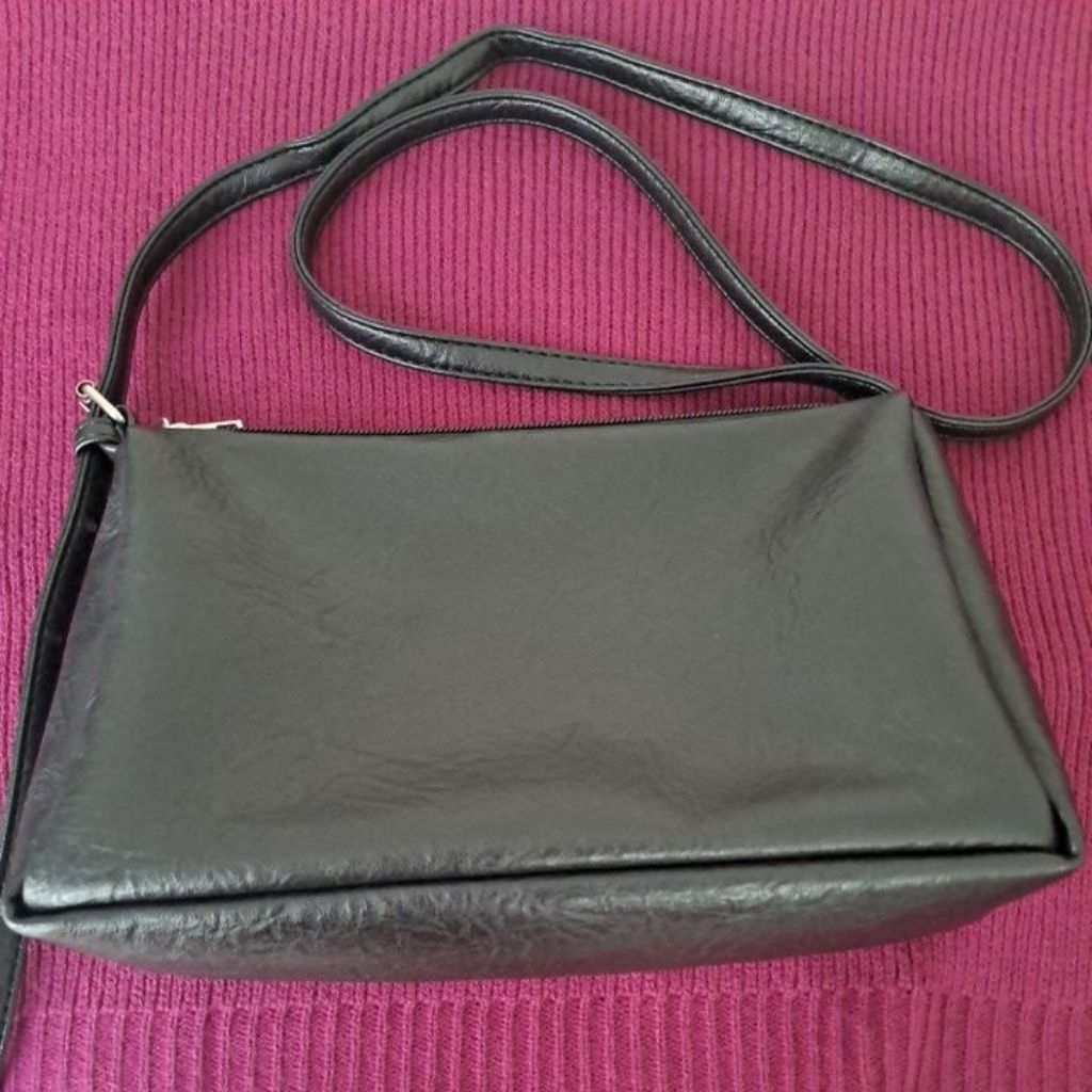 Tas hitam/Tas wanita