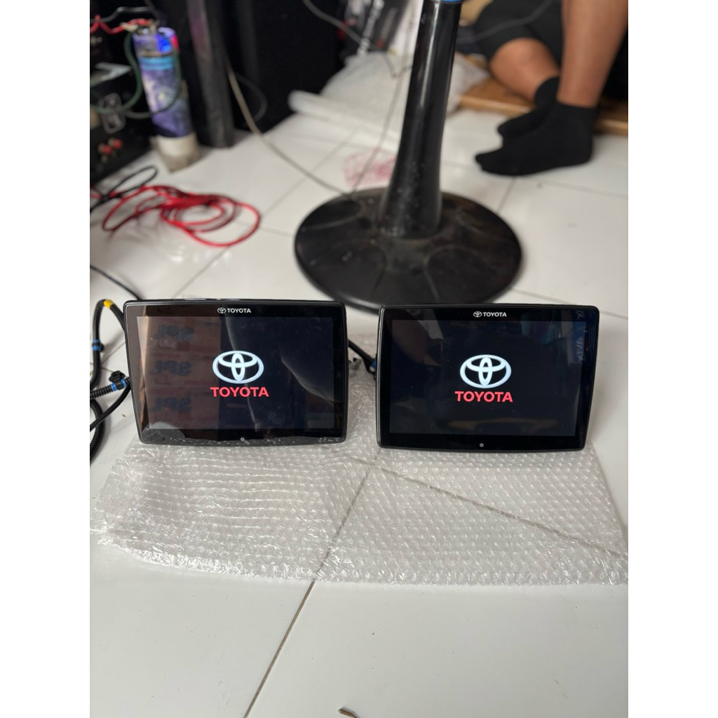 Tv headrest clip on android Original Toyota Zenix V zenix Q