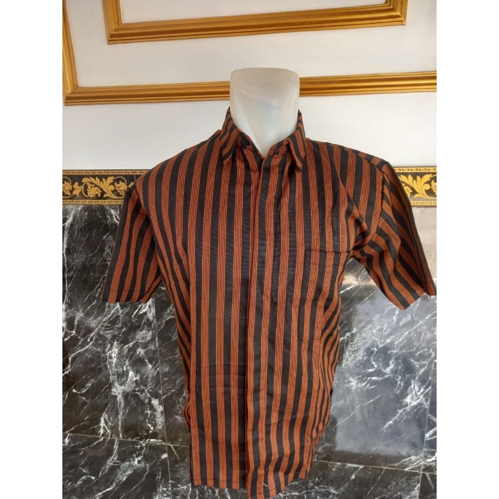 Kemeja batik lurik lengan pendek pria dewasa