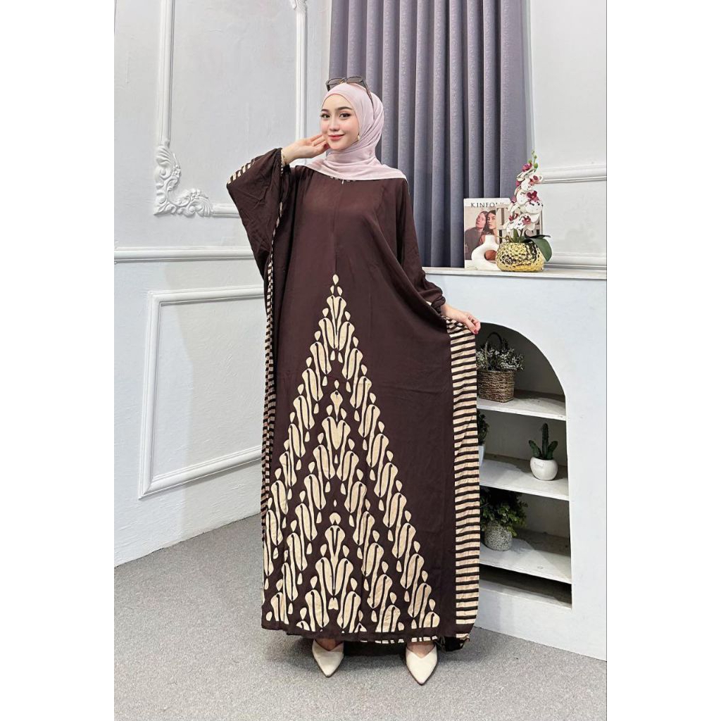 Kaftan Dress dan Setelan Batik Elegan