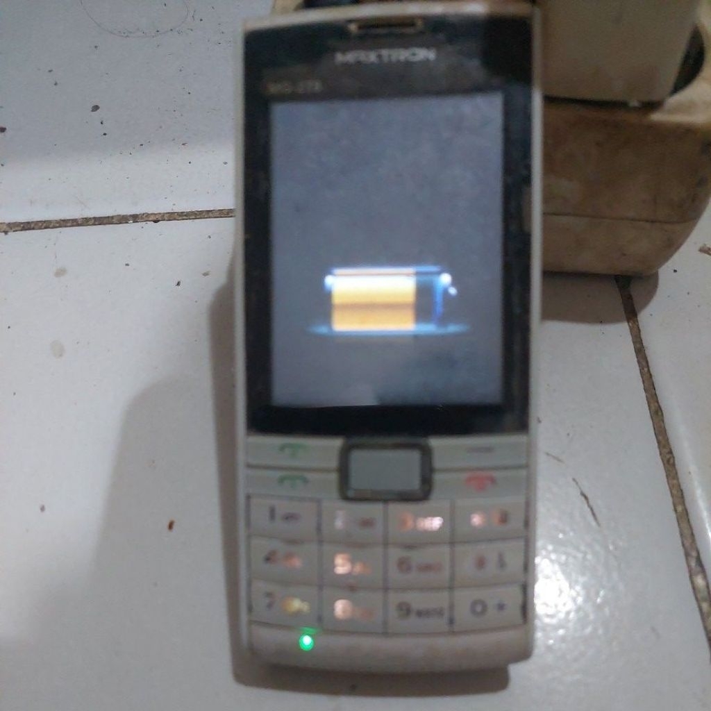 MAXTRON Hp jadul cek deskripsi