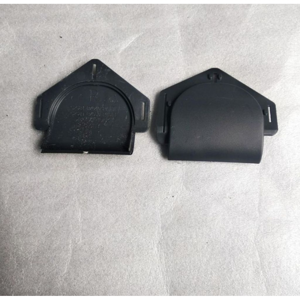 Tutup bemper belakang dhaihatsu grand max