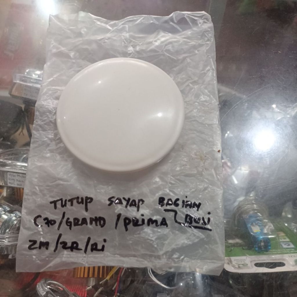 tutup sayap bagian busi Honda c70 prima grand supercub