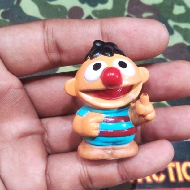 figure jadul sesame street ernie figure boneka jadul jalan sesama bert dan ernie boneka jari jadul e