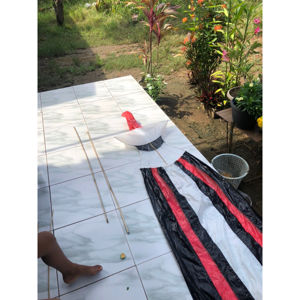 LAYANGAN JANGGAN KHAS BALI PANJANG EKOR 10METER UKURAN 50CM