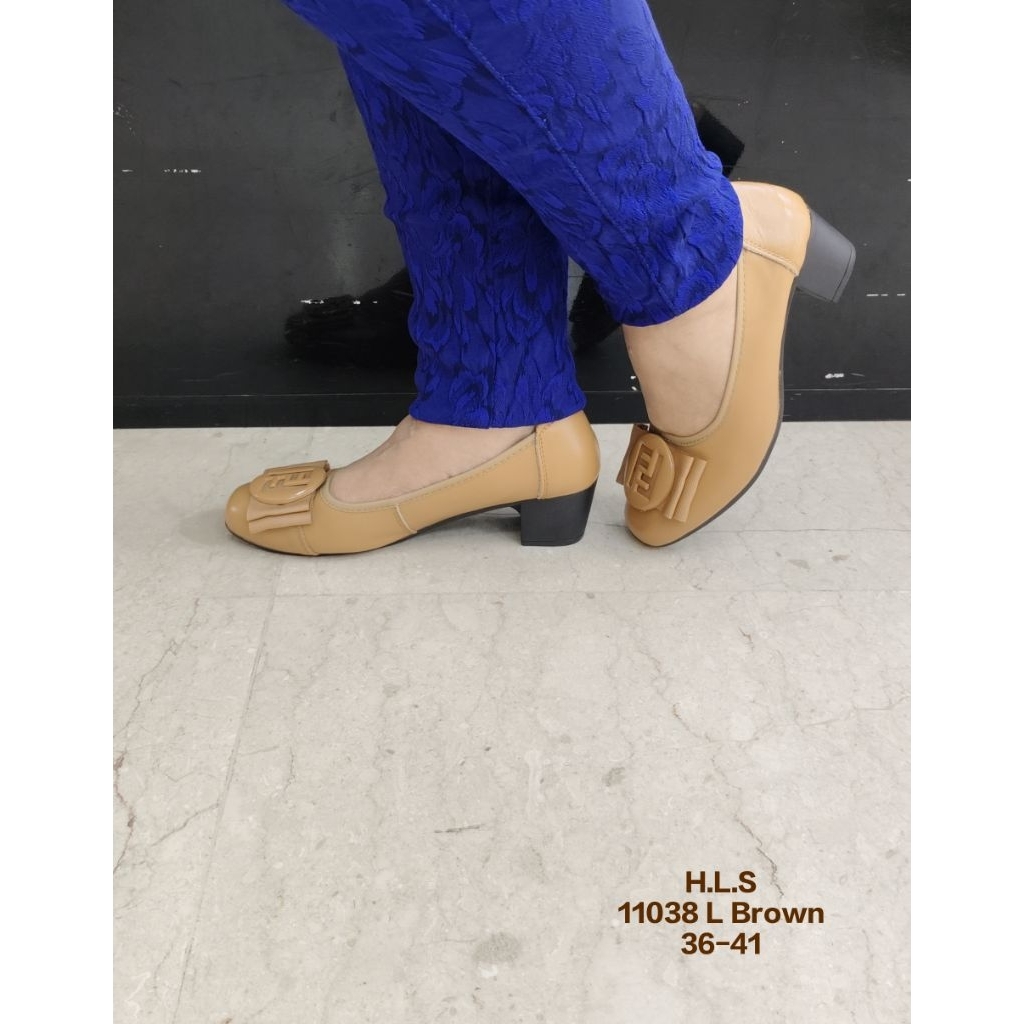 GRADE A / 11038 / SEPATU WANITA / KULIT SAPI / HAK / IMPORT