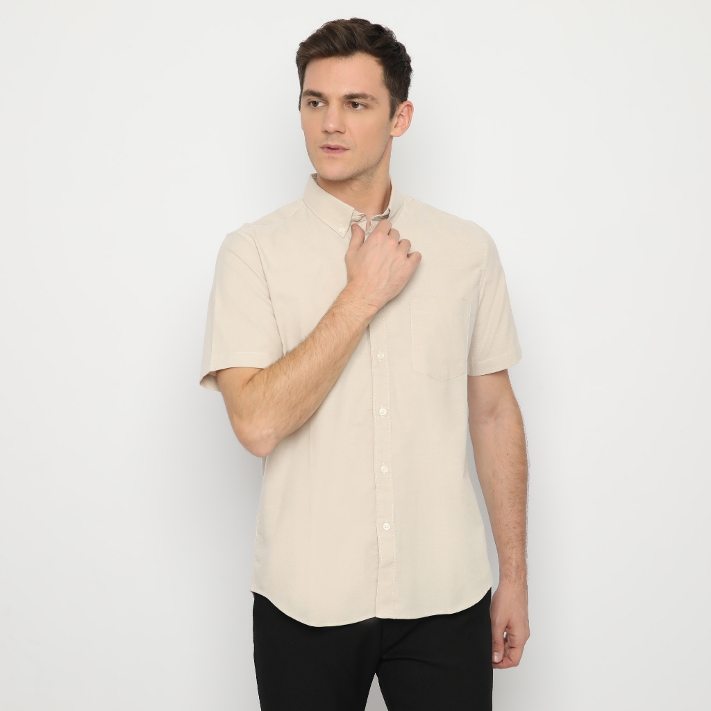 Platini Kemeja Pria Polos Lengan Pendek Katun Oxford Cream Nude 1069