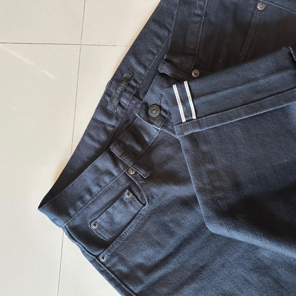 UNIQLO BLACK JEANS SELVEDGE