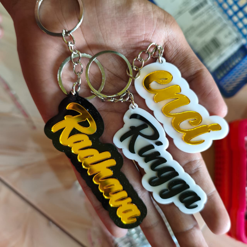 GANTUNGAN KUNCI NAMA AKRILIK / GANCI AKRILIK CUSTOM NAMA SENDIRI
