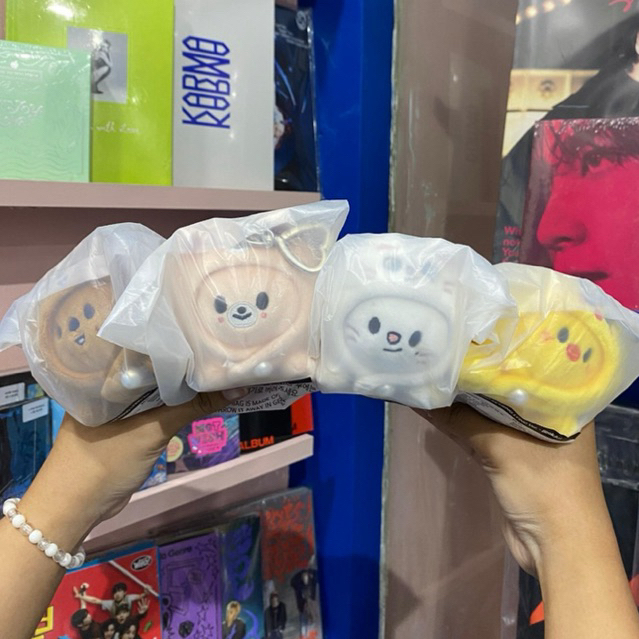 [ OFFICIAL ] SKZOO KEYRING LYING