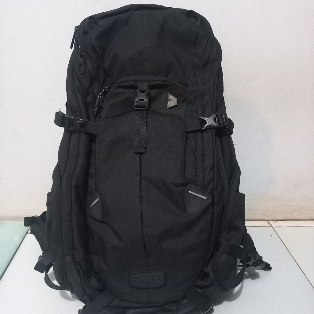 KALIBRE TAS PUNGGUNG METRONOM 01