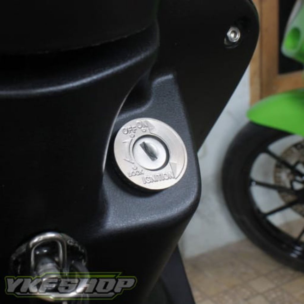 EMBLEM LOGO COVER KUNCI KONTAK TITANIUM MIO SPORTY SMILE NOUVO JUPITER VEGA F1ZR ORIGINAL VIETNAM
