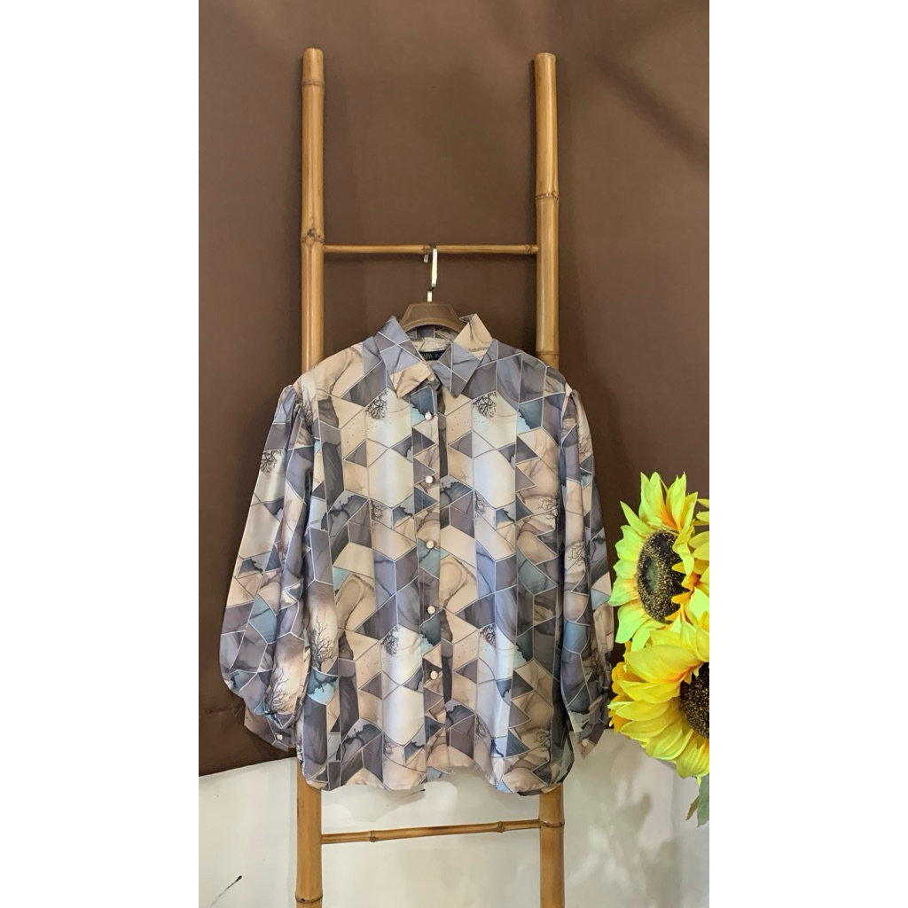 Kemeja Satin Silk Motif Diamond