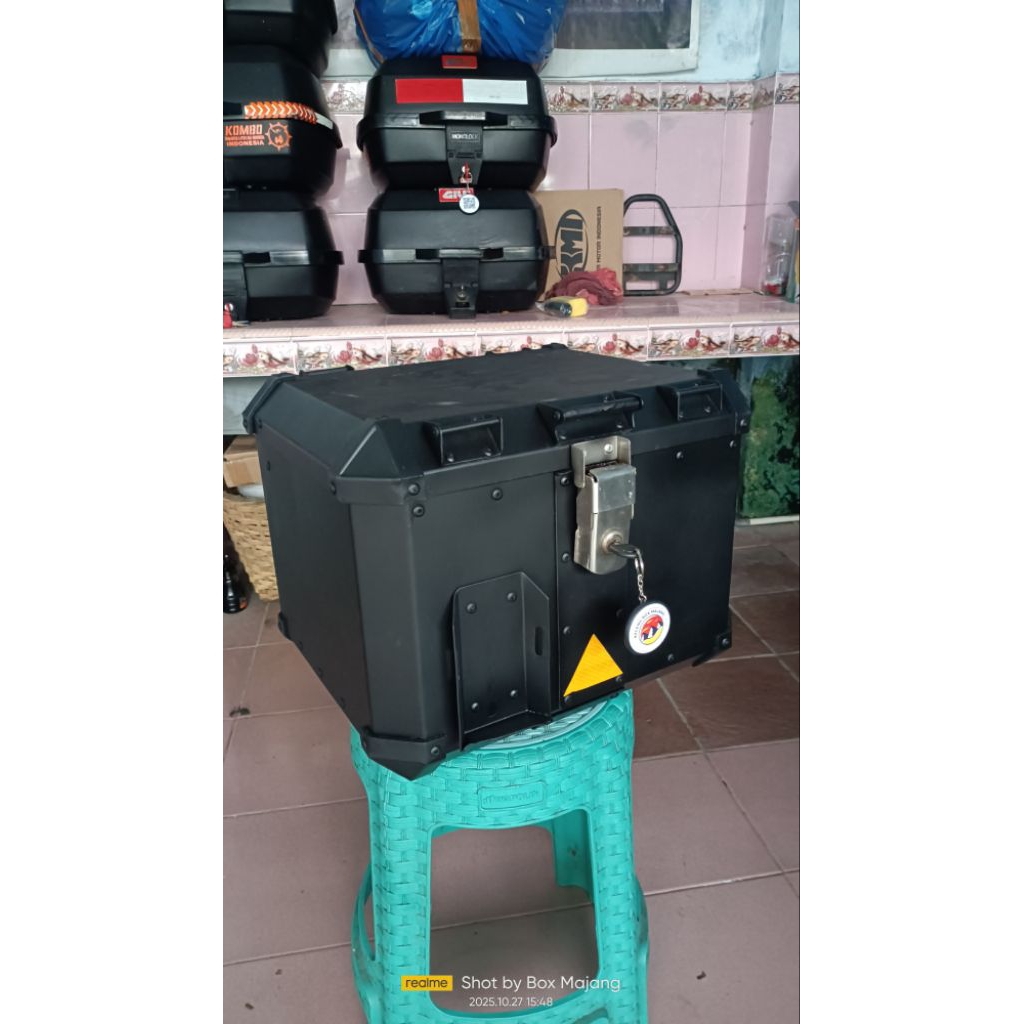 Top Box Motor Pannier 38 liter WJ adventure second Murah