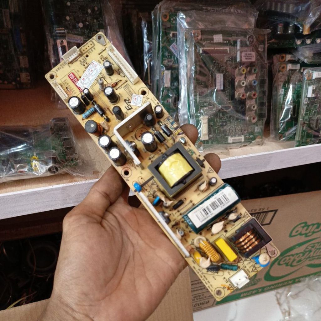 PLD 32T451 32D451 PSU POWER SUPPLY REGULATOR TV POLYTRON PLD 32D451 32T451