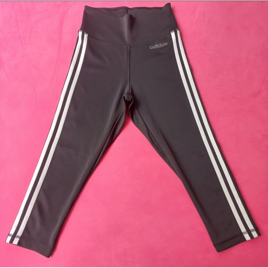 celana legging olahraga wanita. Adidas