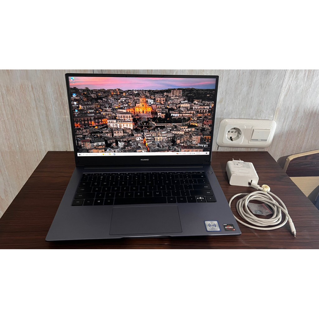 PRELOVED LAPTOP HUAWEI MATEBOOK D14 RYZEN 7-3700H VEGA 10 RAM8GB SSD 512GB