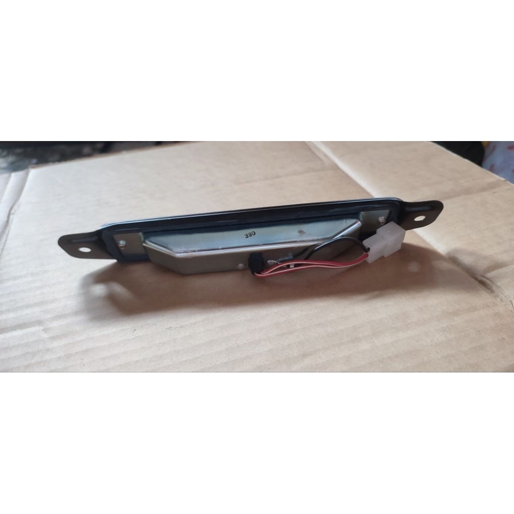 Lampu plat nomor Taft Hiline pick up original