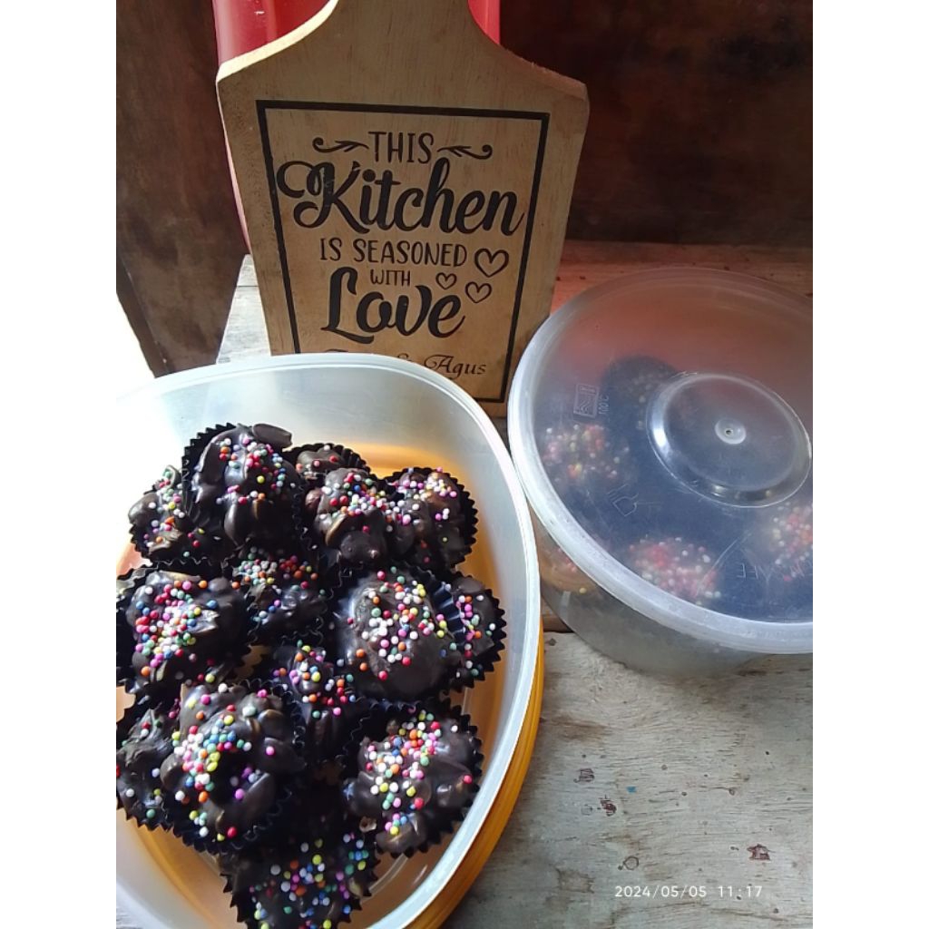 coklat kacang jajanan lebaran