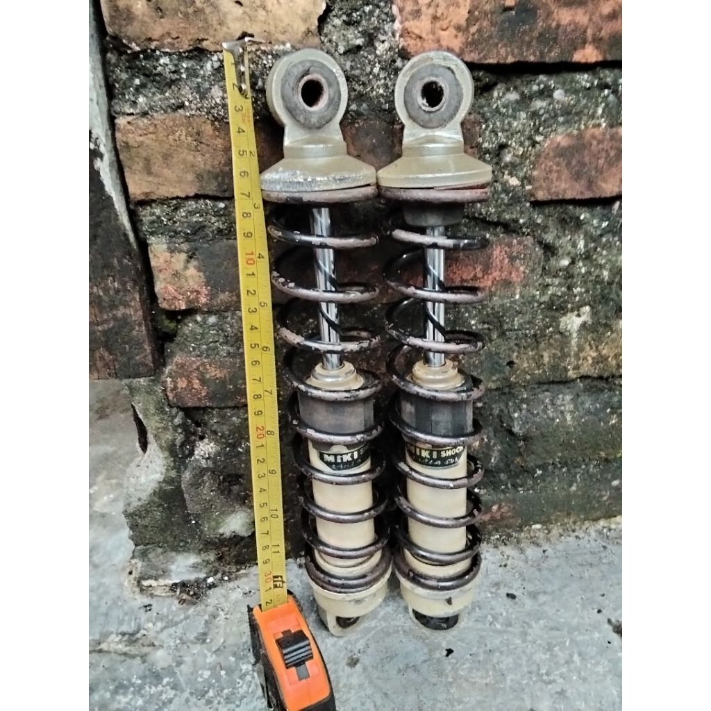 Shock breaker belakang variasi UK 32 merk miki